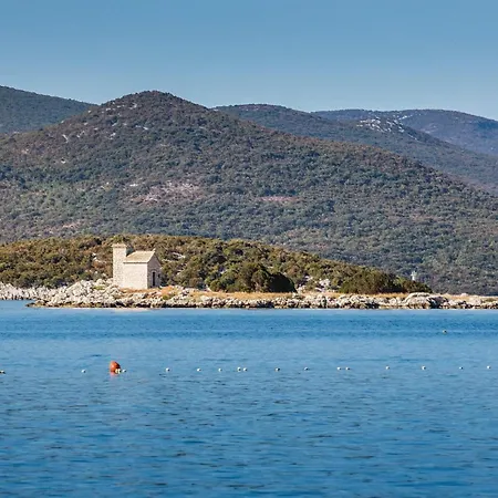 Διαμέρισμα Radalj Iii *