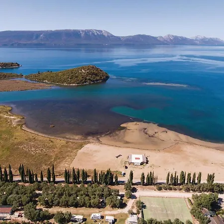 Radalj Iii アパート